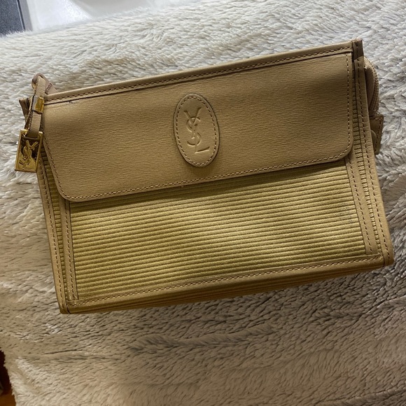 👛 Authentic YSL BAG 👛 - Picture 2 of 15